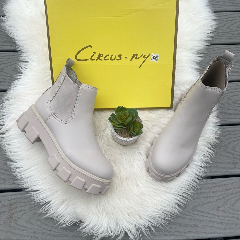 Sam Edelman Circus Chelsea Boots